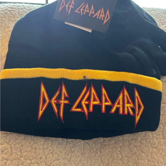 New Def Leppard Beanie & Glove Set - Picture 5 of 9